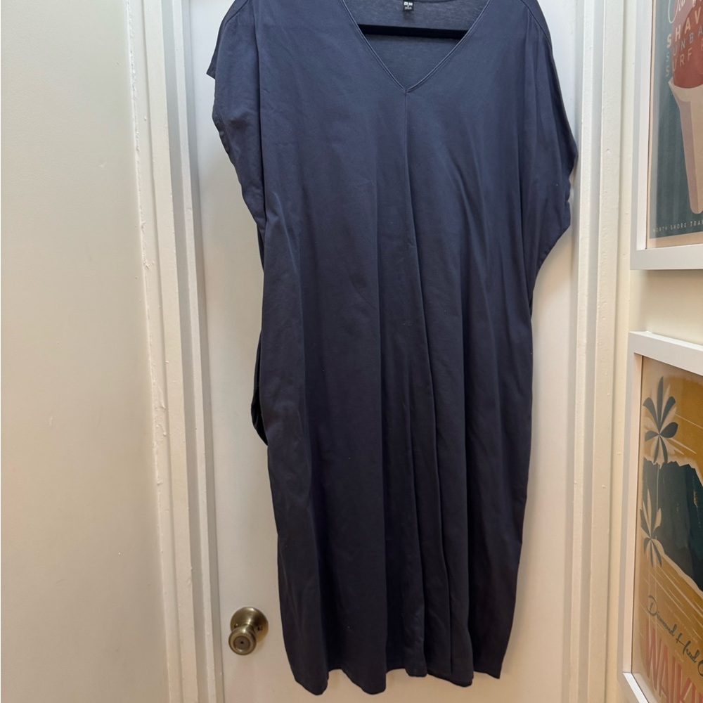 Uniqlo Black V-Neck Top